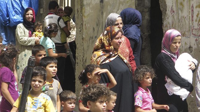 Miles de personas huyen de Gaza y se convierten en nuevos refugiados