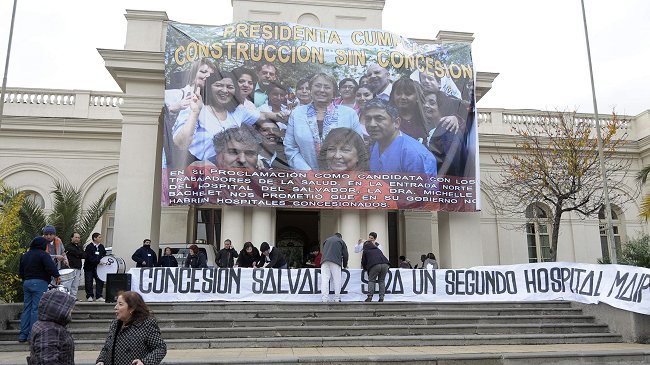 Médicos amenazan con sumarse al paro del Hospital del Salvador