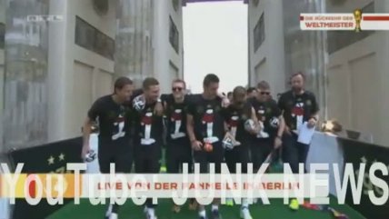 Así celebró la selección alemana en Berlín junto a sus hinchas