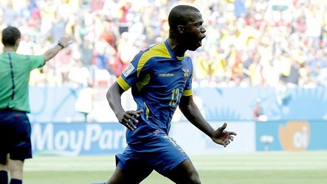 West Ham United anunció el fichaje del delantero ecuatoriano Enner Valencia