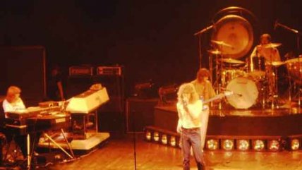 Robert Plant explicó cómo el retorno a Inglaterra influyó en su nuevo disco