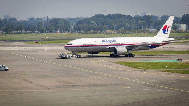 Familia británica se salvó de tragedia aérea del MH17 porque no había asientos