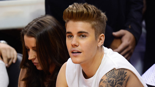 Discos de Justin Bieber y Miley Cyrus serán destruidos en partido de béisbol