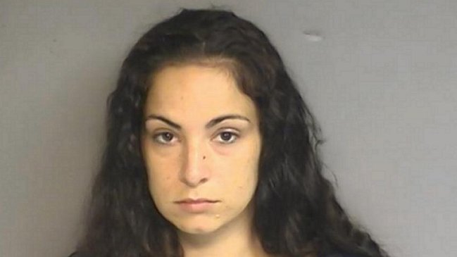 Profesora fue detenida por tener sexo con estudiante y venderle marihuana