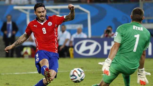 Cagliari bajó sus pretensiones por el delantero Mauricio Pinilla