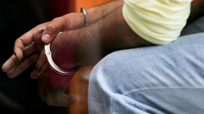 Hombre asesinó a su pareja y escondió el cuerpo bajo la cama en La Pintana