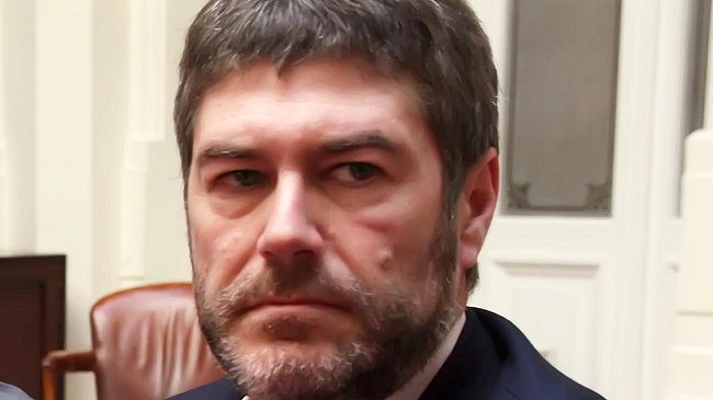 James Hamilton: No nos prestaremos para reescribir la historia de estos señores