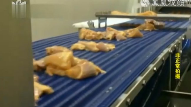 Escándalo por carne podrida en China salpica a importantes cadenas