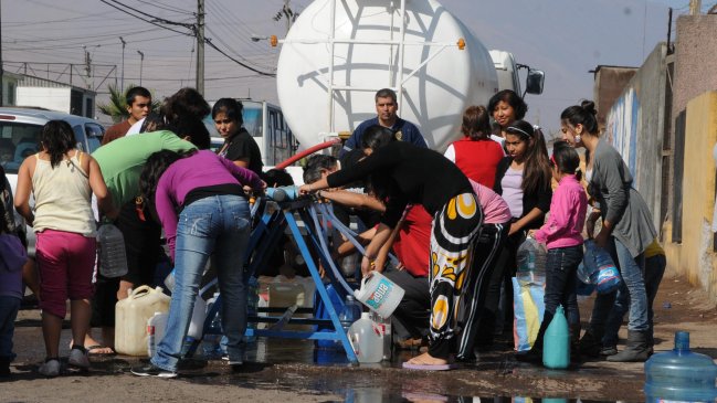 Aguas del Altiplano debe indemnizar a afectados por corte en Iquique en 2011