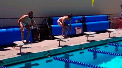 La carrera de natación entre los madridistas Xabi Alonso y Carvajal