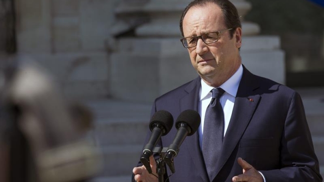 Presidente francés confirmó que se localizó caja negra del avión que se estrelló en África