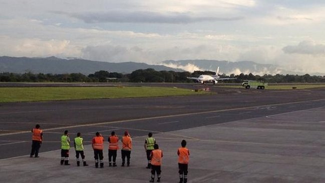 Avión de LAN Perú debió realizar aterrizaje de emergencia en Costa Rica