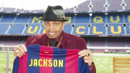 Padre de Michael Jackson visitó el Estadio Camp Nou en Barcelona