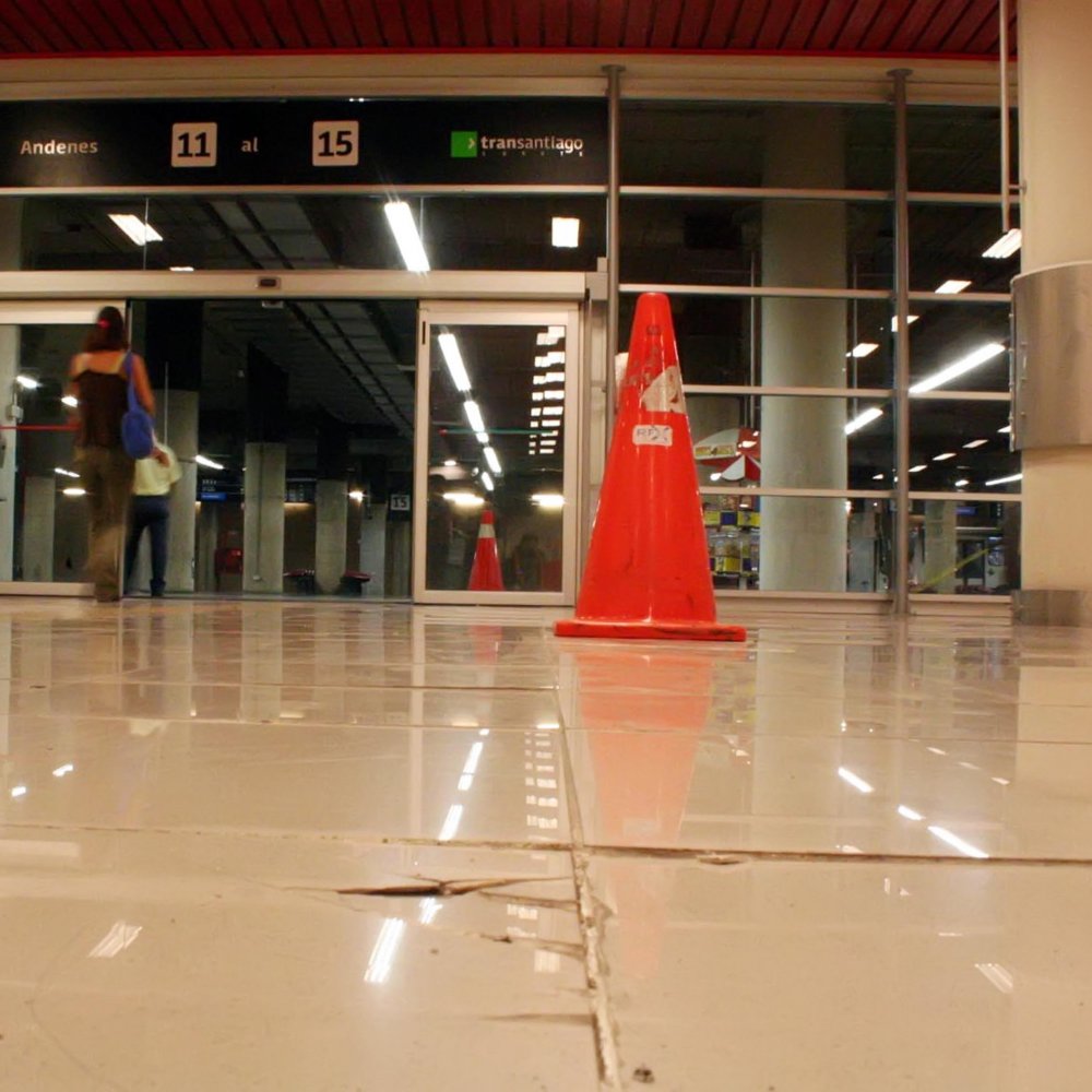 Balacera terminó con dos heridos en la estación intermodal La Cisterna