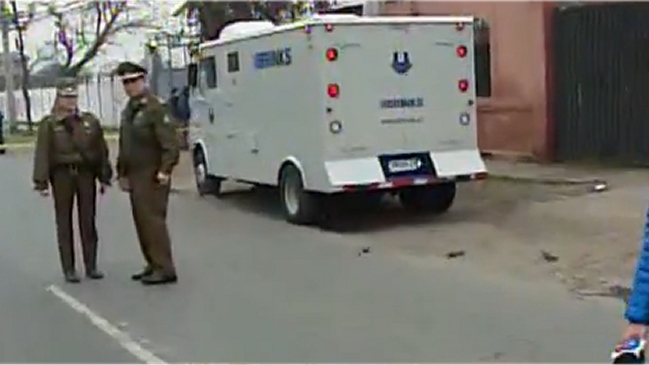 Delincuentes en bicicleta asaltaron camión de valores en Quinta Normal