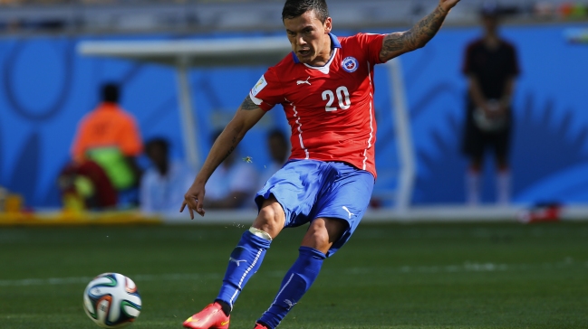 Charles Aránguiz maneja oferta de Sevilla, según diario italiano