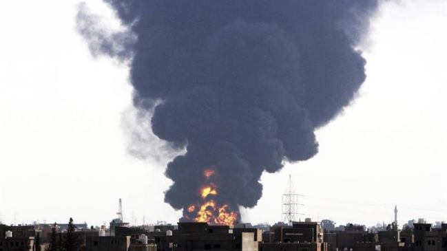 Milicias de Trípoli acordaron una tregua para sofocar incendio