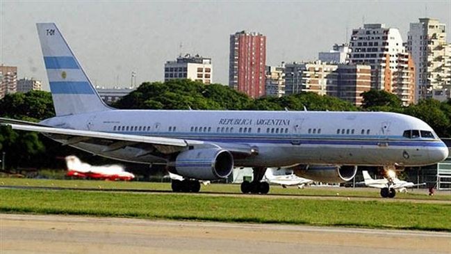 Polémica en Argentina por uso de avión presidencial para trasladar periódicos