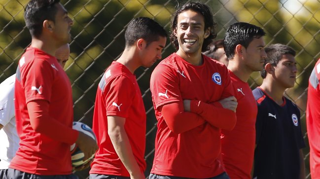 Jorge Valdivia podría volver a Europa tras frustrado fichaje en Emiratos Arabes