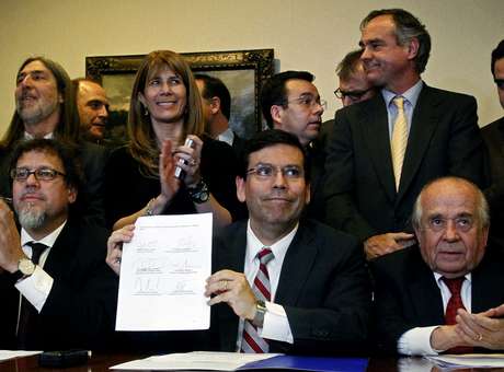 Molestia de la Alianza pone en entredicho acuerdo por reforma tributaria