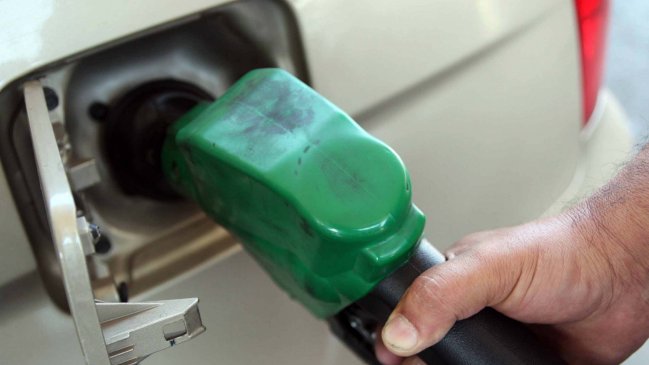 Bencinas registrarán una nueva baja este jueves