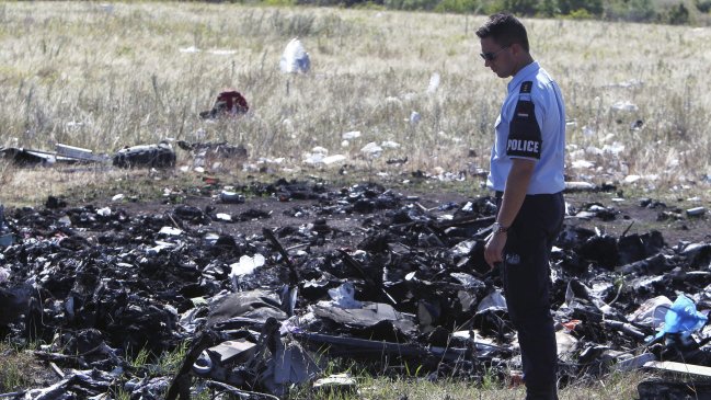 Holanda detuvo por seguridad búsqueda de restos de avión siniestrado en Ucrania