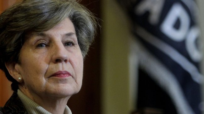 Allende busca que hijos de inmigrantes ilegales nacidos en Chile obtengan la nacionalidad