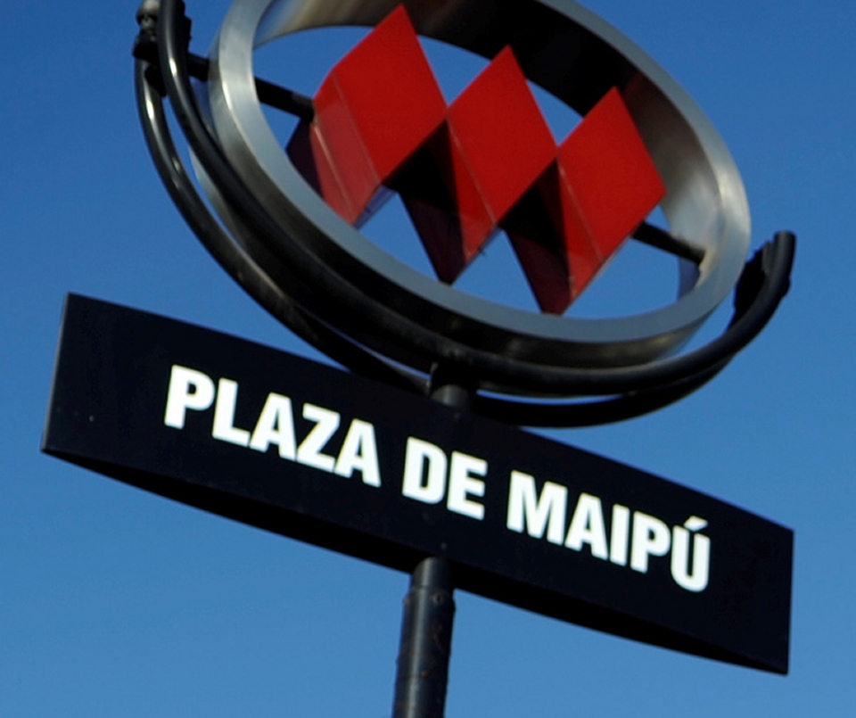 Servicio fue restablecido en metro Plaza de Maipú tras falso aviso de bomba