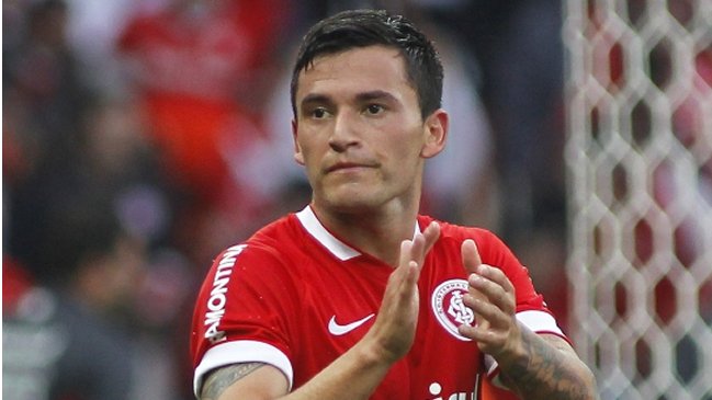 Charles Aránguiz adelantó que sólo saldrá de Brasil a fin de año