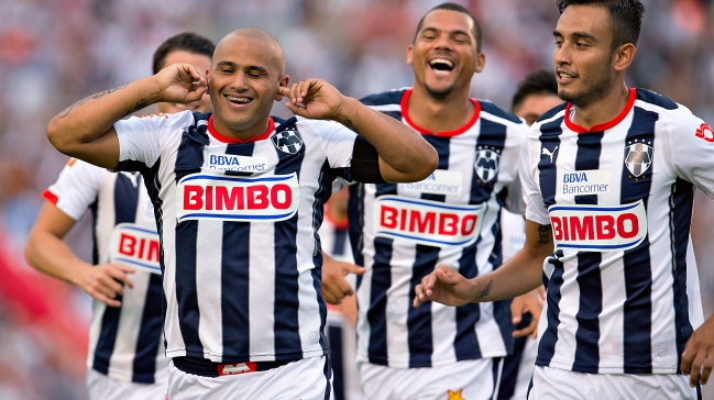 Humberto Suazo estará dos semanas sin jugar por lesión muscular