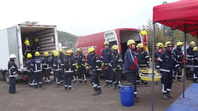 Bomberos de Santiago recibirán acreditación para dar respuesta en catástrofes y atentados