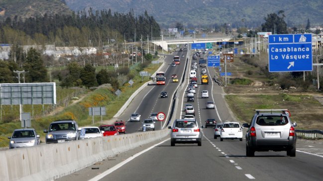 Cien mil vehículos regresan esta tarde a Santiago