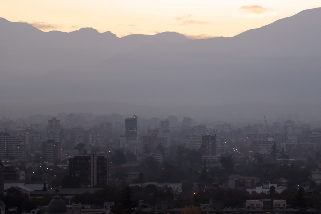 Intendencia extendió la alerta ambiental para este lunes en Santiago
