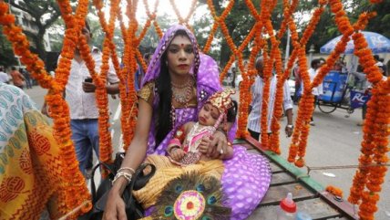   La devoción a Krishna se tomó las calles de Bangladesh 