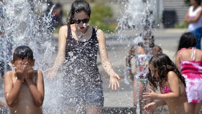 Ola de calor deja en Santiago temperaturas inéditas para agosto desde 1973