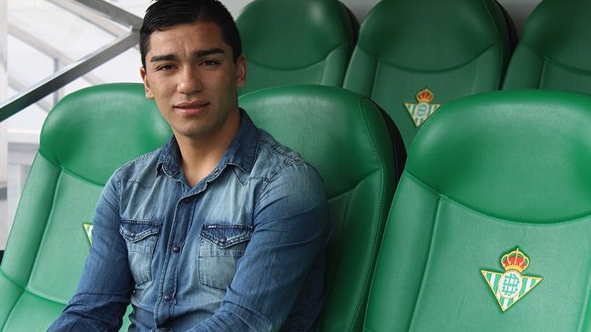 Lorenzo Reyes se mostró contento con la renovación de su contrato en Real Betis