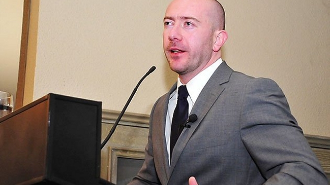 Economista: Deudas condenan a adultos mayores a vivir inhumanamente