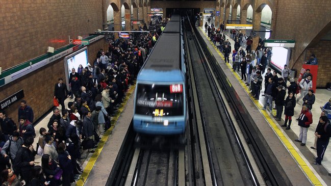 Sindicato de trabajadores de Metro acusa colapso del sistema