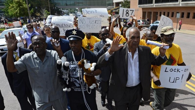 Gobernador ordenó la retirada de la Guardia Nacional de Ferguson