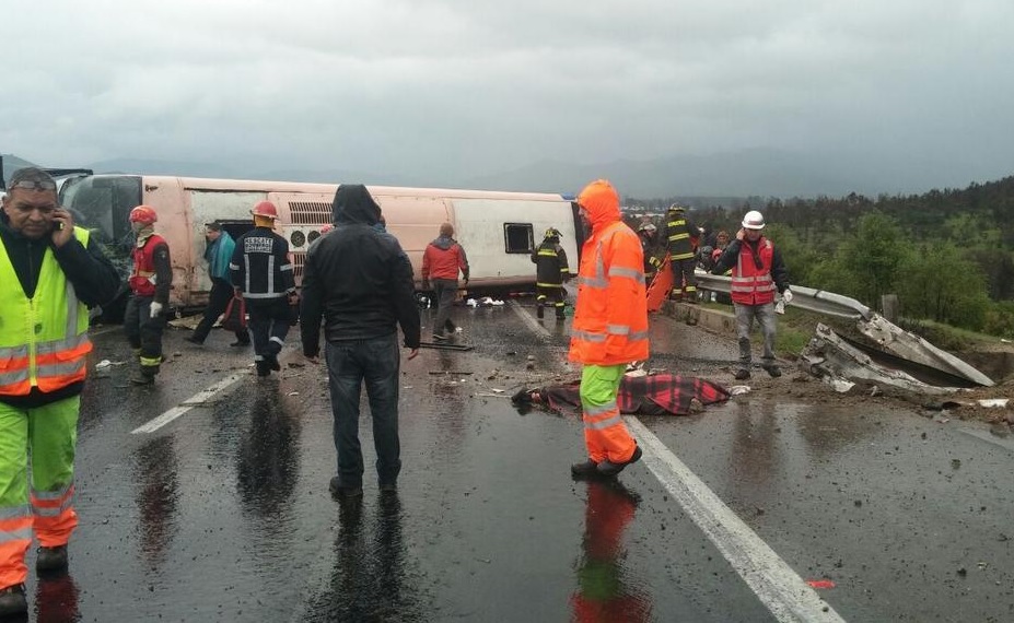Mortal volcamiento de bus en Ruta 68