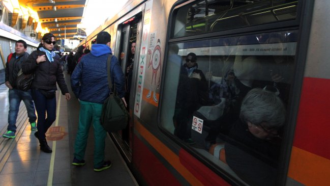 Metro restablece servicio en la Línea 4