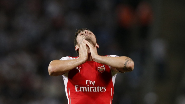 El francés Oliver Giroud será baja hasta 2015 en Arsenal FC de Alexis Sánchez