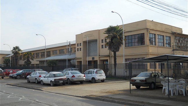 SML de Linares realiza autopsia de escolar baleado en liceo