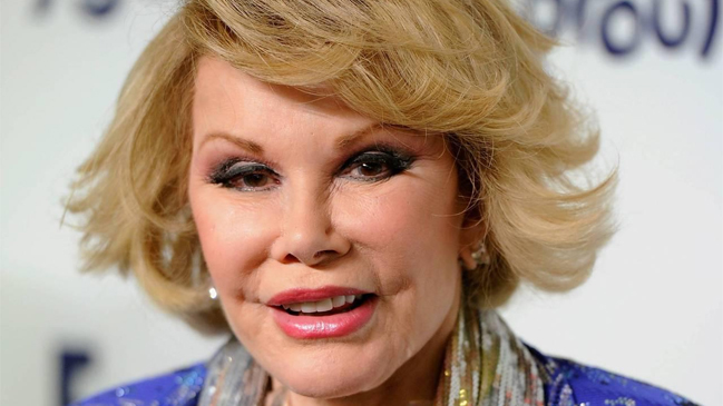 Joan Rivers fue hospitalizada en condiciones críticas