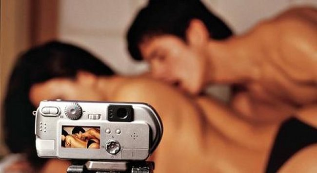EEUU: Suspenden filmaciones de cine porno por posible caso de VIH