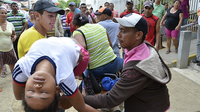 El misterio detrás del desmayo de 200 niñas en Colombia