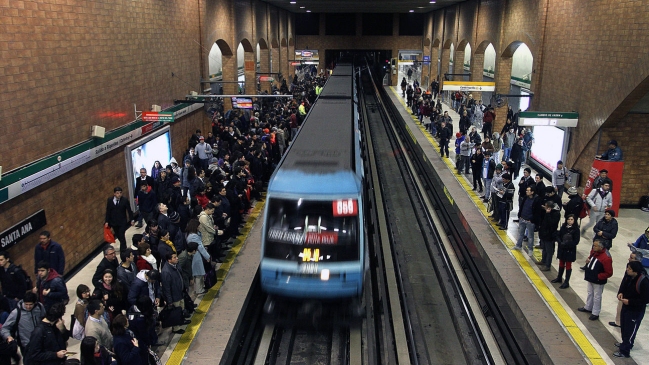 Tarifa del Metro y Transantiago subirá este lunes