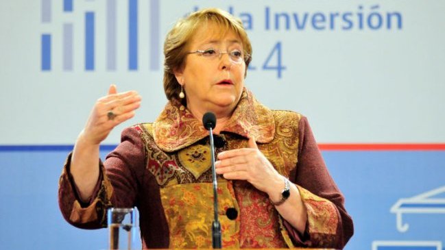 Expertos valoran el plan de inversión anunciado por Michelle Bachelet