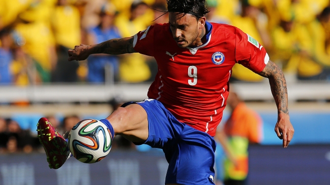 Mauricio Pinilla quedó disponible para los amistosos tras someterse a exámenes