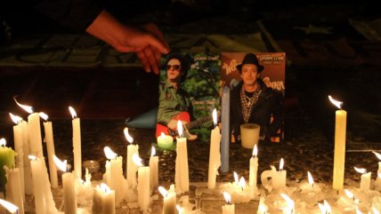   Fans chilenos de Cerati realizaron velatón en el Barrio Bellavista 